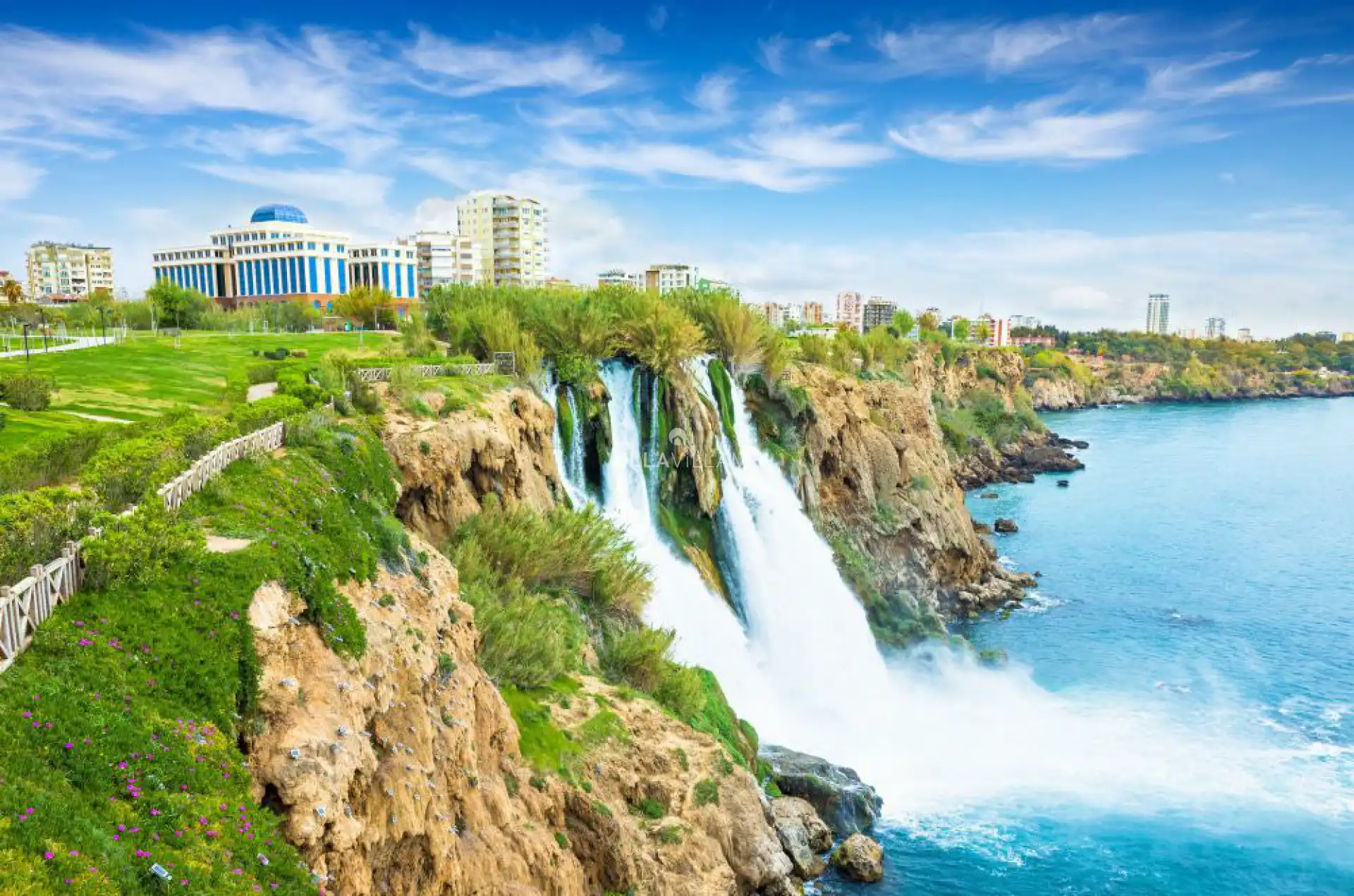 Tatil İçin Neden Antalya'yı Tercih Etmeliyiz? 